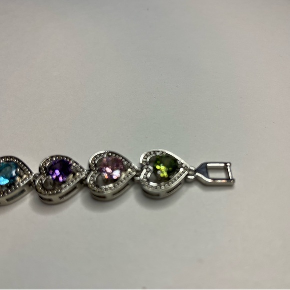 Bracelet, Women’s Silver Tone Heart Shape Bracelet With Multicolored Stones NWOT - Picture 7 of 10
